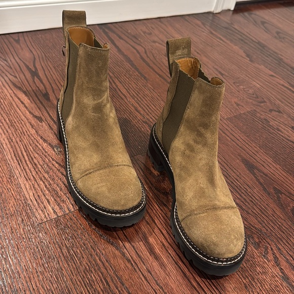 Worn a few times great condition 
Olive color - Picture 2 of 6